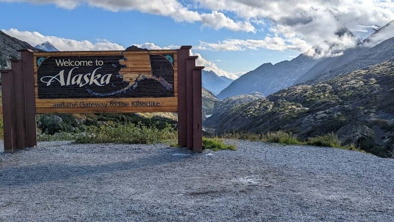Skagway: Yukon, White Pass, & Husky Sled Camp Combo Tour - The Route from Skagway to the Yukon and British Columbia