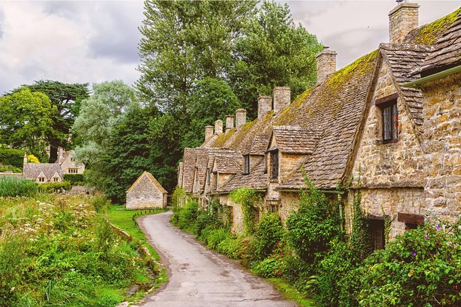 Small Group Cotswolds Villages, Stratford and Oxford Day Tour from London - Touring Oxford’s Historic University and Architectural Gems