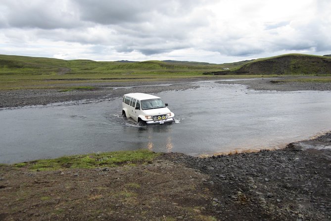 Small Group Day Tour to Lakagigar volcano by Super Jeep from Klaustur - The Unique Geography of Lakagígar and Its Craters
