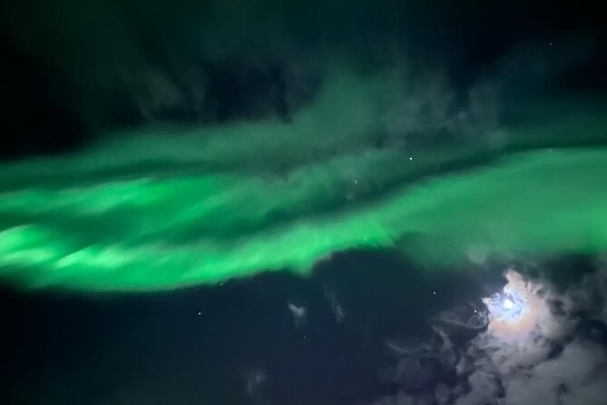 Small group Hunting for the Northern Lights in Reykjavík engrus - Outside the City: Driving Along the Ocean Coast and Mountains