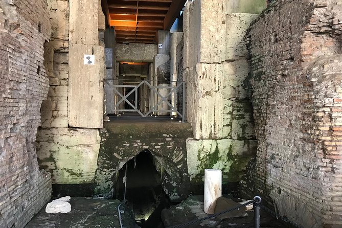 Small Group Tour of Colosseum With Dungeons - Visiting Palatine Hill: Emperors’ Residences and Views