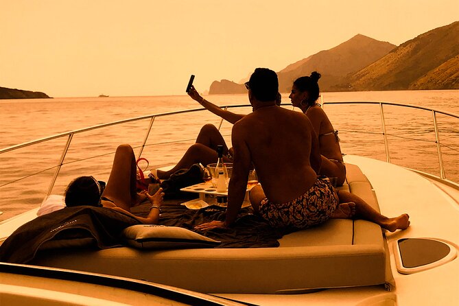 Small Group Tour to Positano by Boat at Sunset - Views of Positano’s Famous Houses and Rocky Cliffs