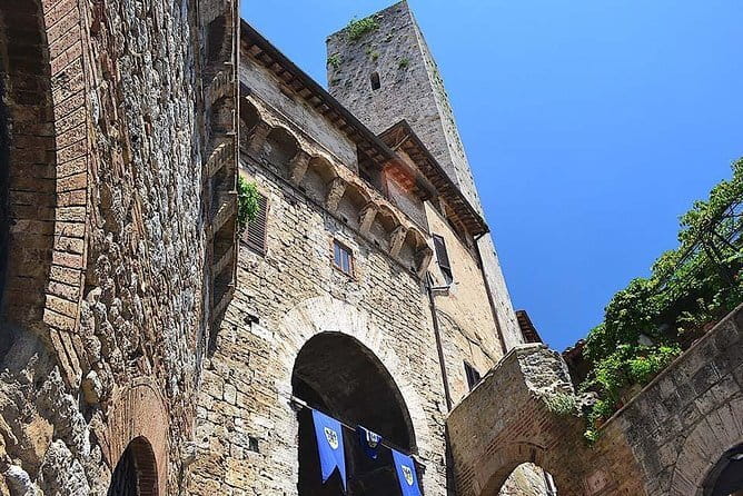 Small-Group Vernaccia di San Gimignano Wine Tour - White and Red Wines - Free Time in the Medieval Town of San Gimignano