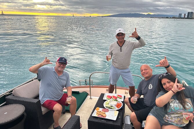 Small-Group Whale Watching Cruise on a Waikiki Motor Yacht - The Seasonality of Whale Watching from December to April