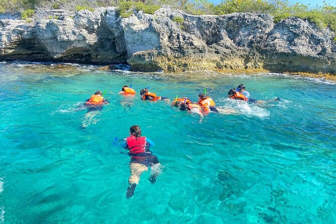 Snorkeling in Isla Mujeres and Underwater Museum - Exploring the Lighthouse Reef for Snorkeling