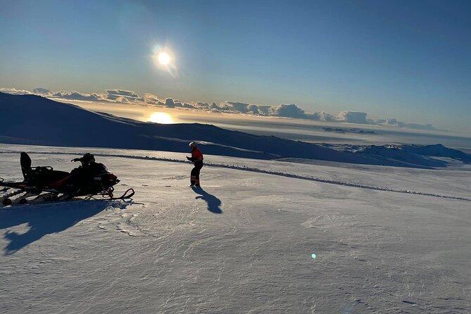 Snowmobiling on Eyjafjallajökull - From the Base at Brú Base Camp to Eyjafjallajökull