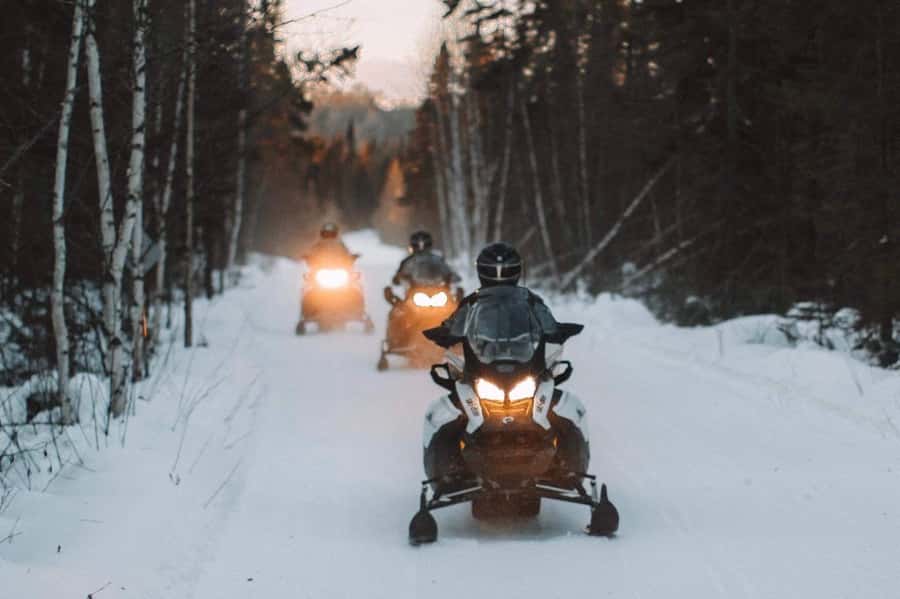 Snowmobiling Upper Laurentians 2hrs near Mont-Tremblant - Meeting Point and Access to the Upper Laurentians Trails