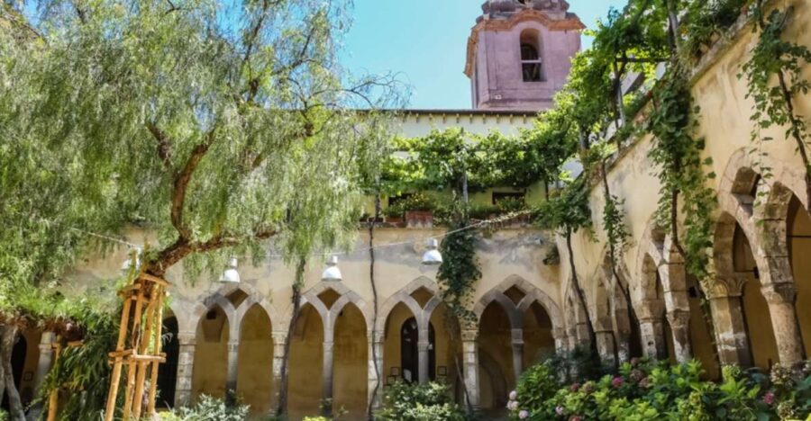 Sorrento: Guided Walking Tour & Limoncello Tasting - Exploring Vallone dei Mulini: An Enchanting Valley of History