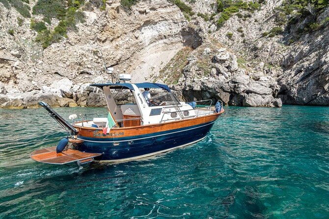 Sorrento: private boat tour Capri&Positano - Apreamare 10 - Relaxing at Marina Piccola and Swimming Opportunities