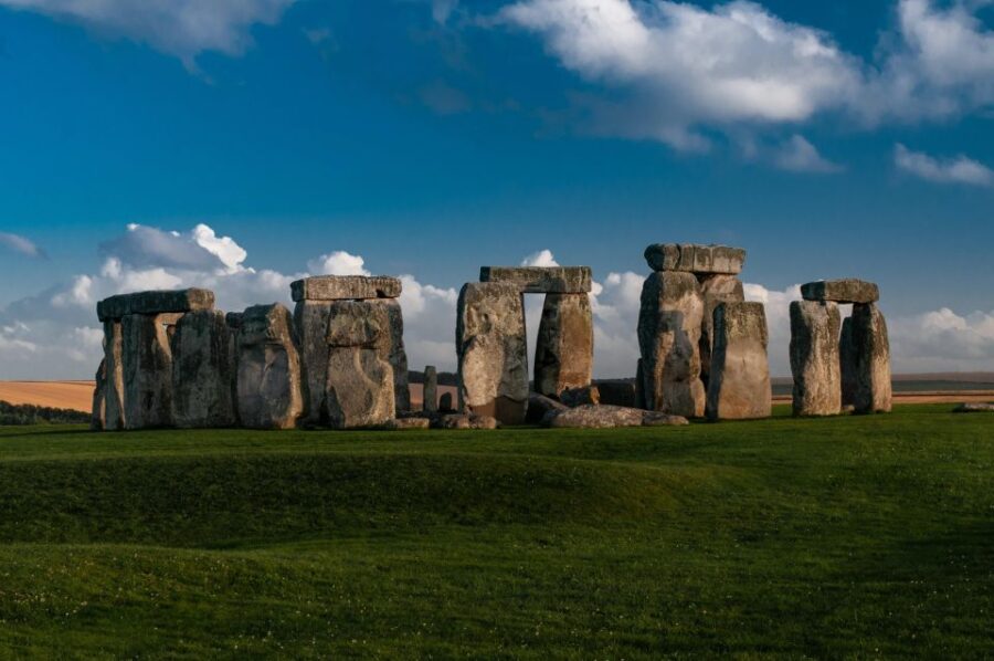 Southampton: Cruise Transfer to London via Stonehenge - Visiting Stonehenge with Included Entry Tickets