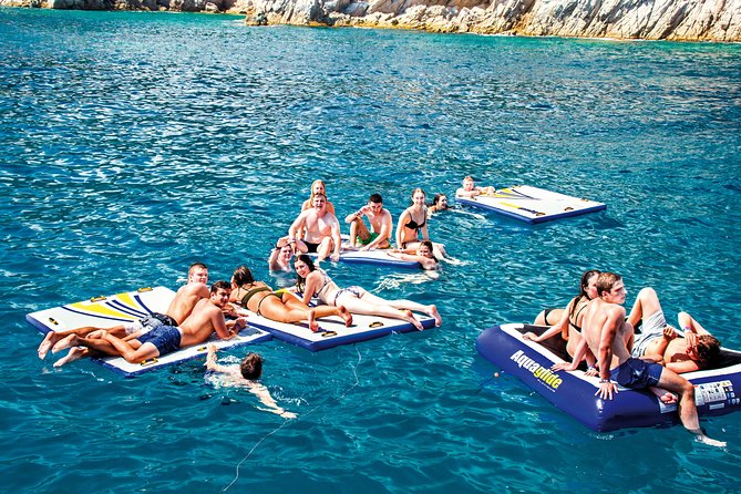 Special tour for groups sailing along the Costa Brava in a big catamaran. Food and drinks included. - The Onboard Barbecue Feast
