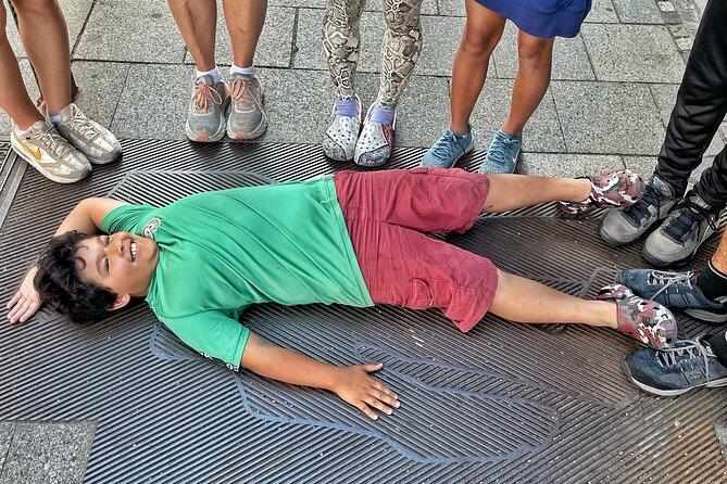 Spooky Saver: Munich Ghosts and Spirits Tour & True Crime Tour - Odeonsplatz: Midnight Apparitions and Haunted Spirits