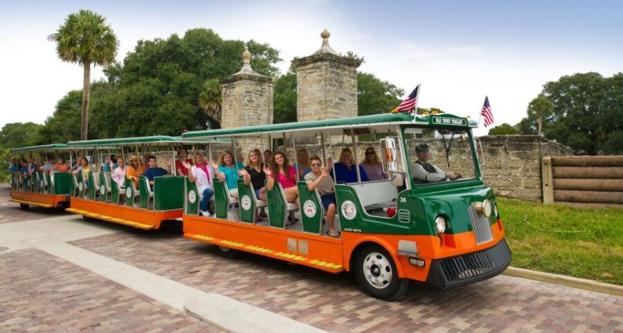 St. Augustine: Hop-on Hop-off Trolley Tour with Museum Entry - Exploring the Sights: Castillo de San Marcos and the Fountain of Youth