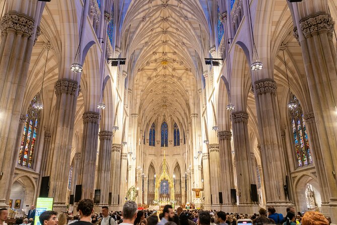St Patricks Cathedral Tour and 30 NYC Top Sights Walking Tour - Start at Wall Street to See Iconic Financial Landmarks