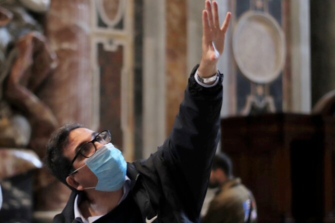 St. Peter's Basilica, Square and Papal Grottoes Guided Tour - Descending into the Papal Grottoes: The Underground Tombs
