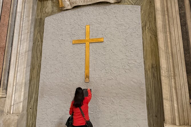 St. Peter's Private Tour with Holy Doors - Walk Through the Majestic St. Peter’s Basilica Main Floor