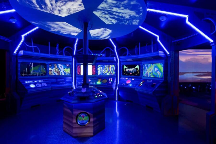 St. Petersburg: Immersive Art Experience - FloridaRAMA: A Unique Arts and Entertainment Spot in St. Petersburg