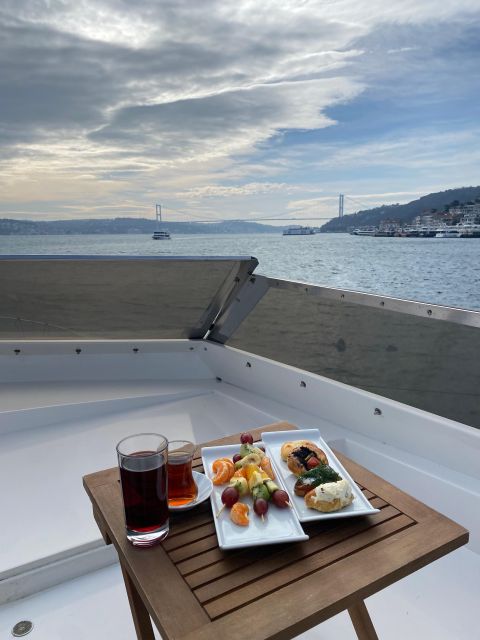 stanbul: Sunset Cruise with Refreshments - Landmark Sightings from the Water