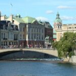 Stockholm- A Beauty On The Water: Old Town Walking Tour and Boat Trip Combined - Discovering Stockholm’s Government and Noble Heritage