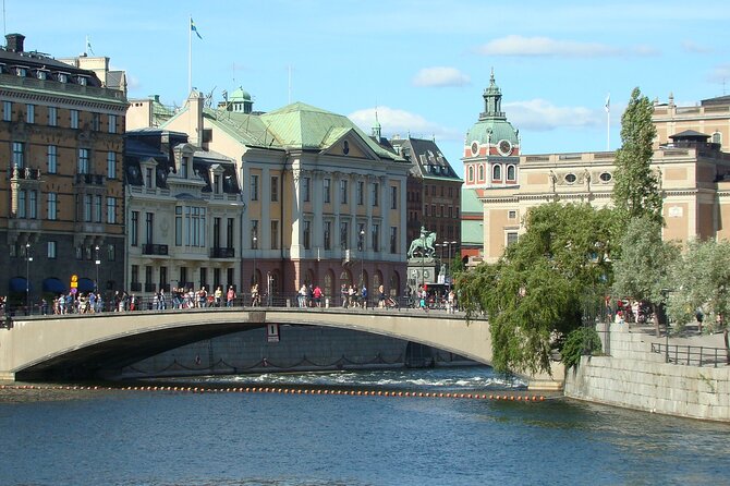 Stockholm- A Beauty On The Water: Old Town Walking Tour and Boat Trip Combined - Discovering Stockholm’s Government and Noble Heritage
