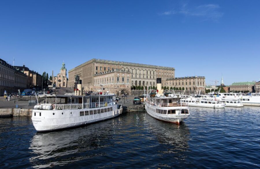 Stockholm: Old Town Walking Tour w/ Vasa Museum & Boat Ride - Discovering Stockholm’s Historic Old Town