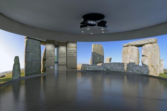 Stonehenge and Bath Tour from Oxford - Exploring Stonehenge with an Oxford-Educated Guide