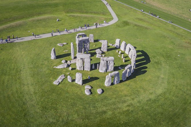 Stonehenge Half-Day Tour from London with Admission & Snack Pack - Roundtrip Coach Travel and Modern Comfort