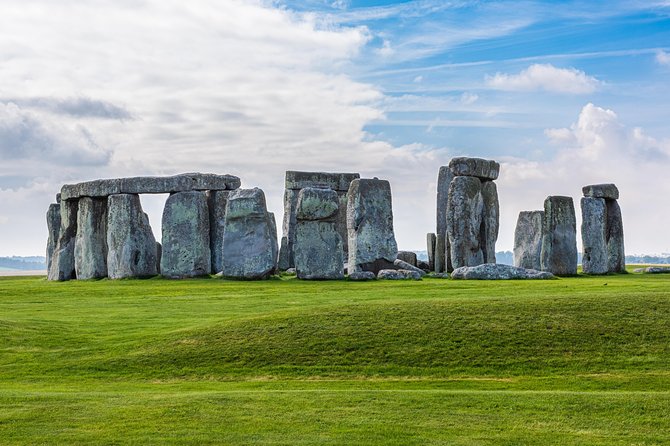 Stonehenge Private Tour from Southampton - The Iconic Stop at Stonehenge