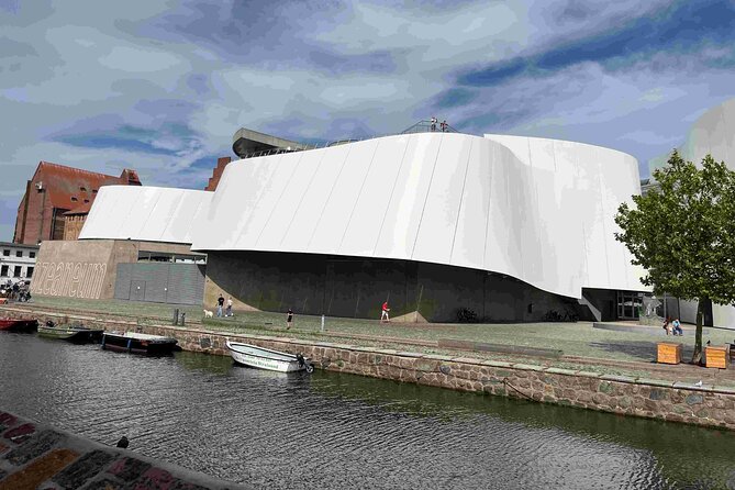 Stralsunds Old Town Audio Guided Tour of the Citys Highlights - Exploring the Historic New Market Square and Medieval Streets