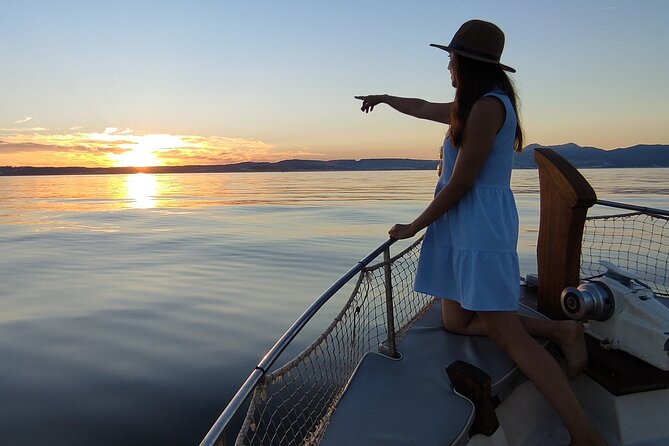 Sunset Boattrip + Tapa + Cava - What Makes the Tour Stand Out: Sunset and Coastal Views