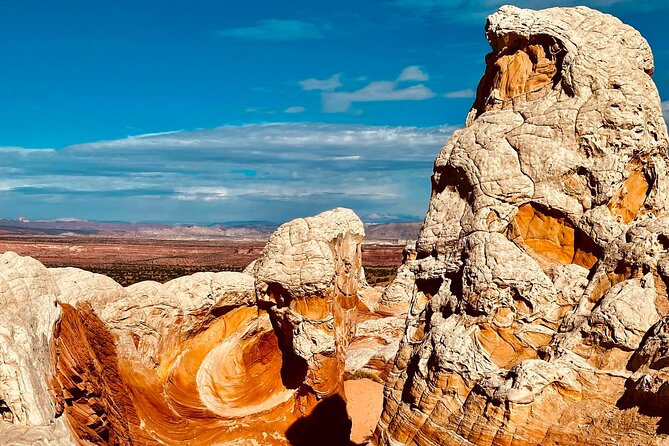 Sunset Off-Road White Pocket Guided Hike Activity - Small Group - Driving to White Pocket: A Scenic Off-Road Journey