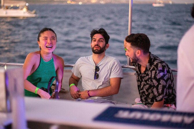 Sunset Sail Party Cruise on the Pez Gato - The Pez Gato Catamaran: Modern Comfort and Party Atmosphere
