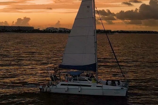 Sunset Sailing - Navigating Women’s Bay and Punta Sam’s Natural Reef
