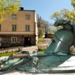 Suomenlinna: Guided Walking Tour with an Authorized Guide - Starting Point at Suomenlinna Museum and How to Reach It