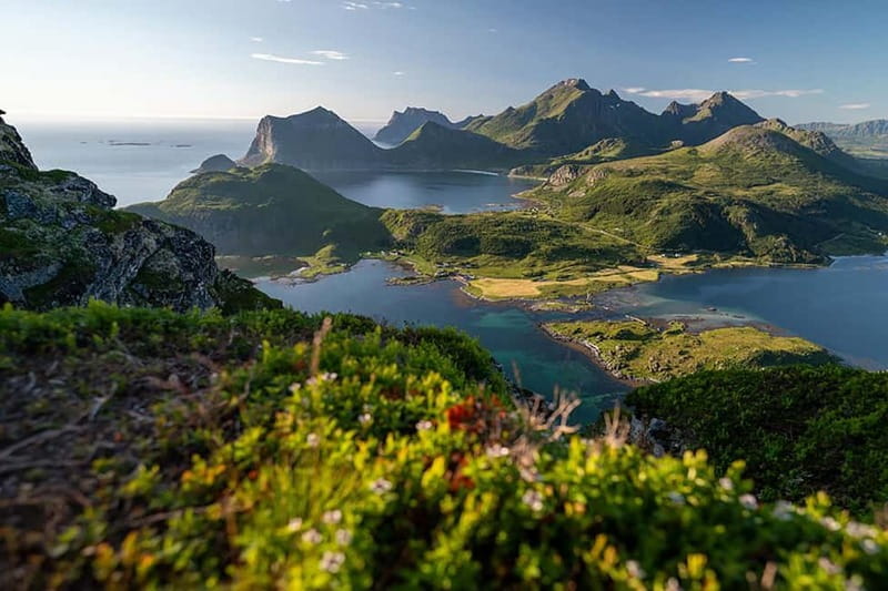 Svolvær: Guided Hike with Snacks - Route Options Based on Weather and Ability