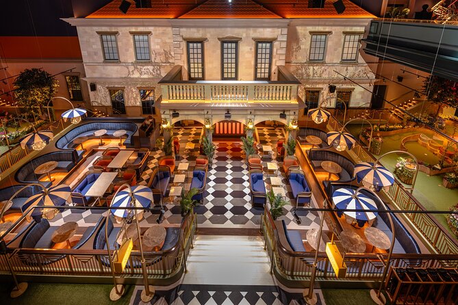 Swingers Indoor Mini Golf at Mandalay Bay - Unique Themed Golf Courses in a 1920s English Estate Setting