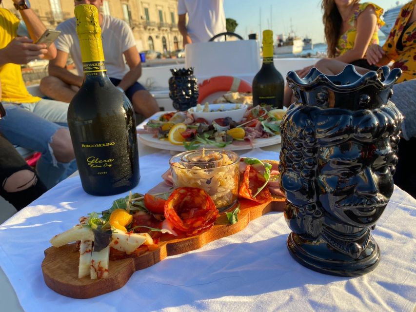 Syracuse: Boat tour with aperitif - Starting Point at Ortigia’s Entrance with Clear Signage