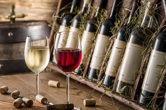 Szentendre and Visegrad Private Danube bend Tour With Wine Tasting and Lunch - Starting at Szentendre’s Duna-part with a Delicious Lunch and Wine Tasting