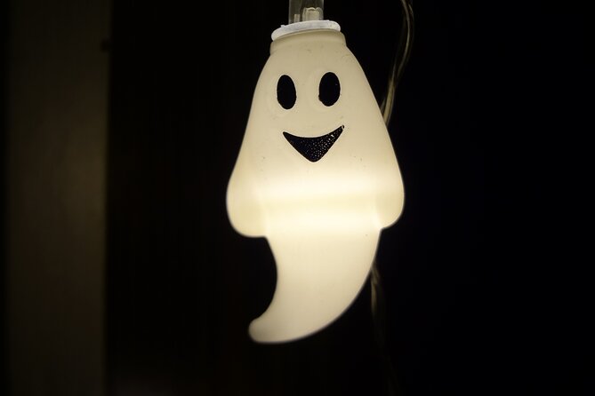 Tales of Salem Halloween Guided Walking Tour - Starting Point at the Nathaniel Hawthorne Statue