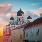Tallinn: 2-hour Best Intro Walking Tour with a Local - Discovering Tallinn’s Iconic Landmarks