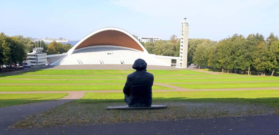 Tallinn: Combined Guided Highlights Tour in Wonderful City! - Visiting the Iconic Song Festival Ground