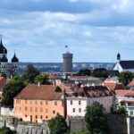 Tallinn Old Town Walking Tour - Notable Stops During the Tour