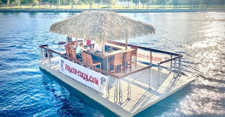 Tampa: Hillsborough River Tiki Bar Boat Up to 13 people - Starting Point at Curtis Hixon Park in Downtown Tampa