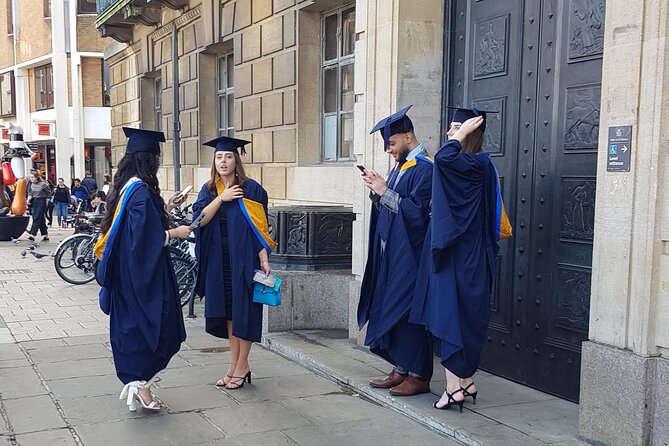 Tangential Cambridge: Private Walking Tour of Cambridge - Admiring the Mathematical Bridge and River Punting