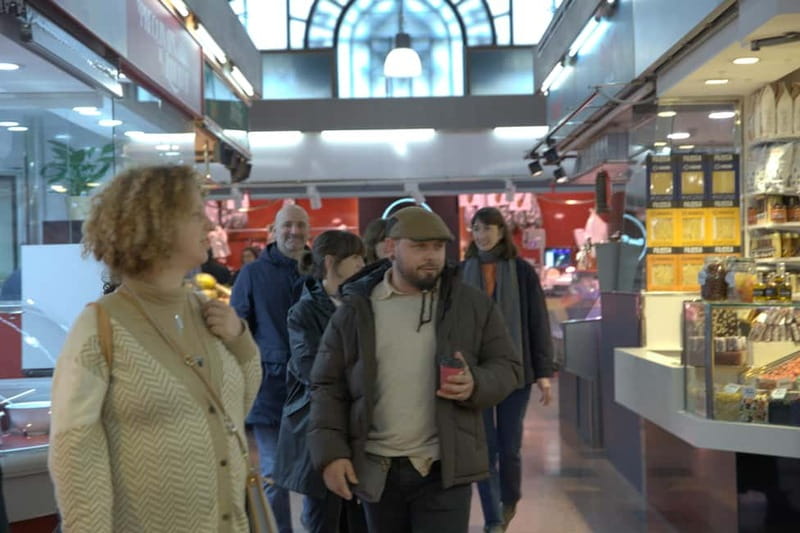 Tapas tour in Gracia quarter: Food, drinks & modernist gems - Discovering Casa Vicens and Its Architectural Significance
