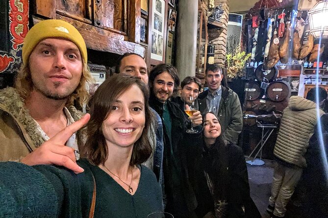 Tapas&Tours with Leo - Tasting Culture and History - The Role of Leo as a Guide: Friendly and Knowledgeable