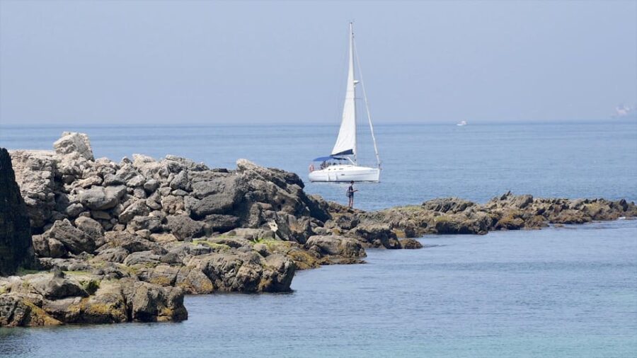 Tarifa: Sailboat Tour, Snorkelling, Tapas & Drinks - Crossing from the Mediterranean to the Atlantic Ocean