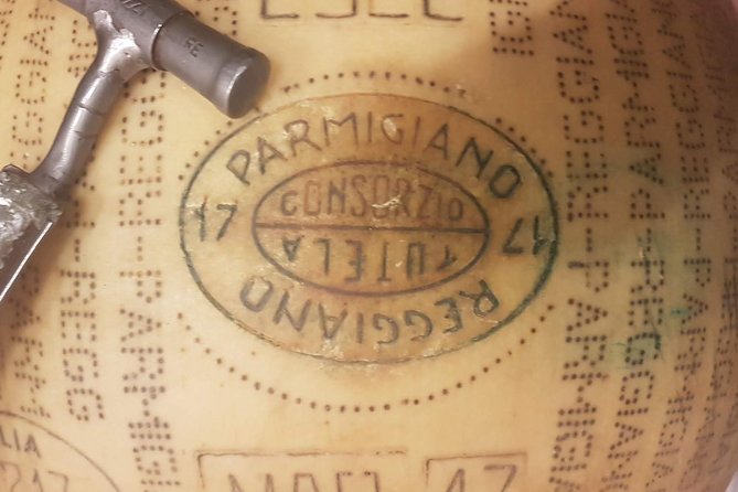 Tasting and Biking Parma - Visiting the Parma Cheese Factory in the Countryside