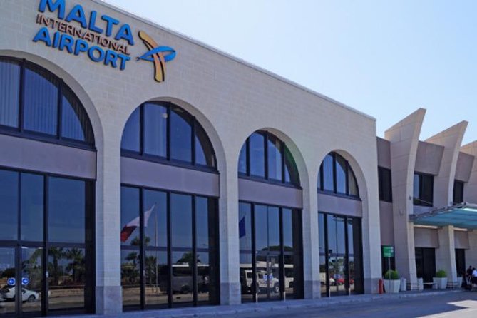 Taxi from Valletta /St. Julians /Sliema / Gzira to Malta Airport - How the Driver Helps with Your Luggage