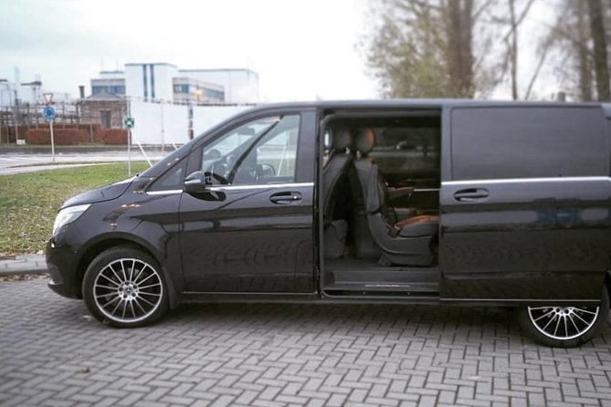 Taxi Shuttle DE Brussels Airport  SPA (1 to 8 SEATS) - Convenient Shuttle Between Brussels Airport and Spa for Groups of Up to 8